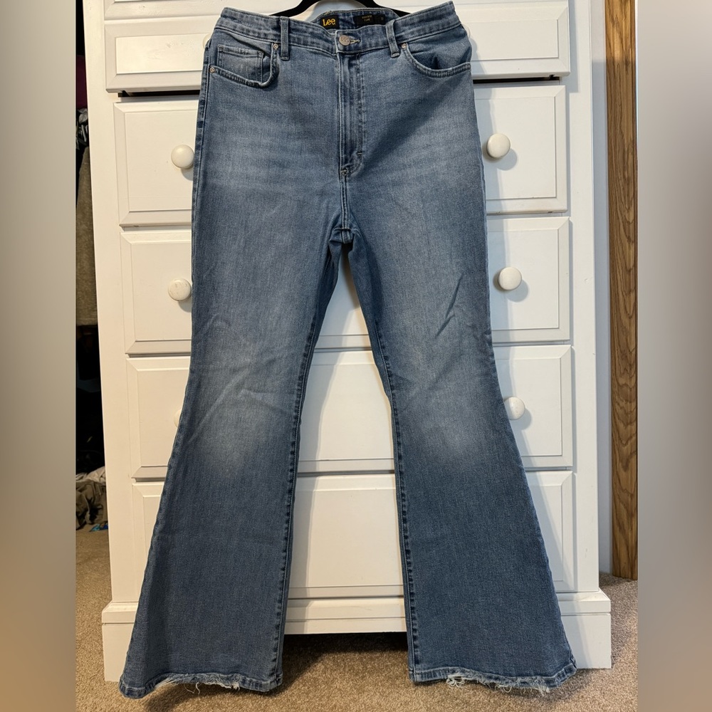 Lee Vintage Modern High Rise Light Wash Flare Jeans 33